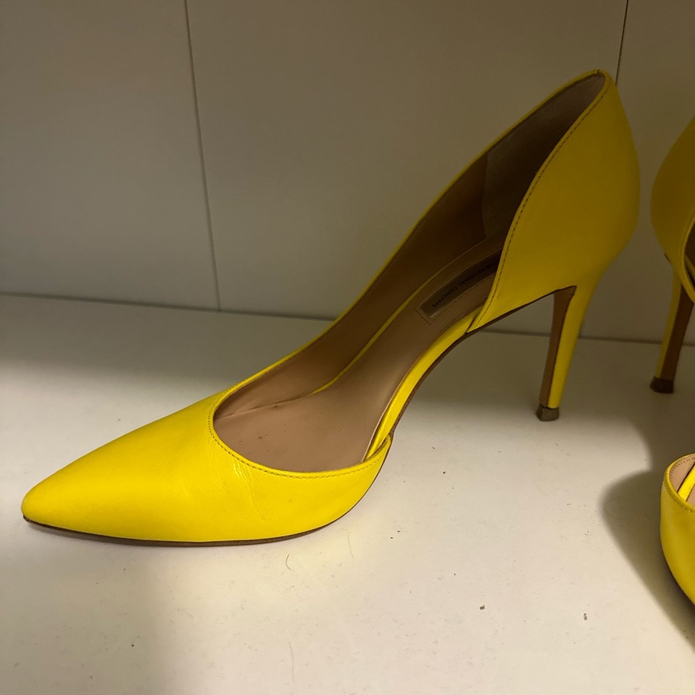 INC Yellow Pumps size 7.5 pointy toe Stilettos in Yellow